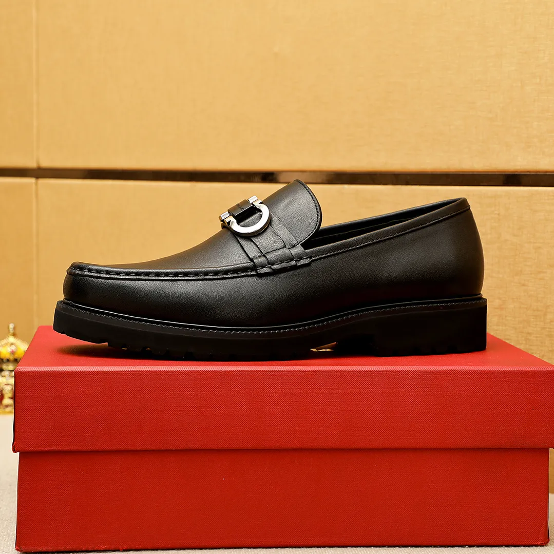 Men's shoes 💰560 💐 Product trademark: Ferragamo "Ferragamo" casual leather shoes Regular size: 38-44 (45.46🉑️customized) Product materials: Selected imported first-layer calfskin upper + original hardware buckle, imported water-dyed cowhide leather lining. Strong three-dimensional visual effect, original outsole color: 1⃣️color optional